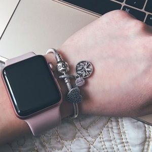 ❗️❗️ISO❗️❗️ Apple Watch series 2